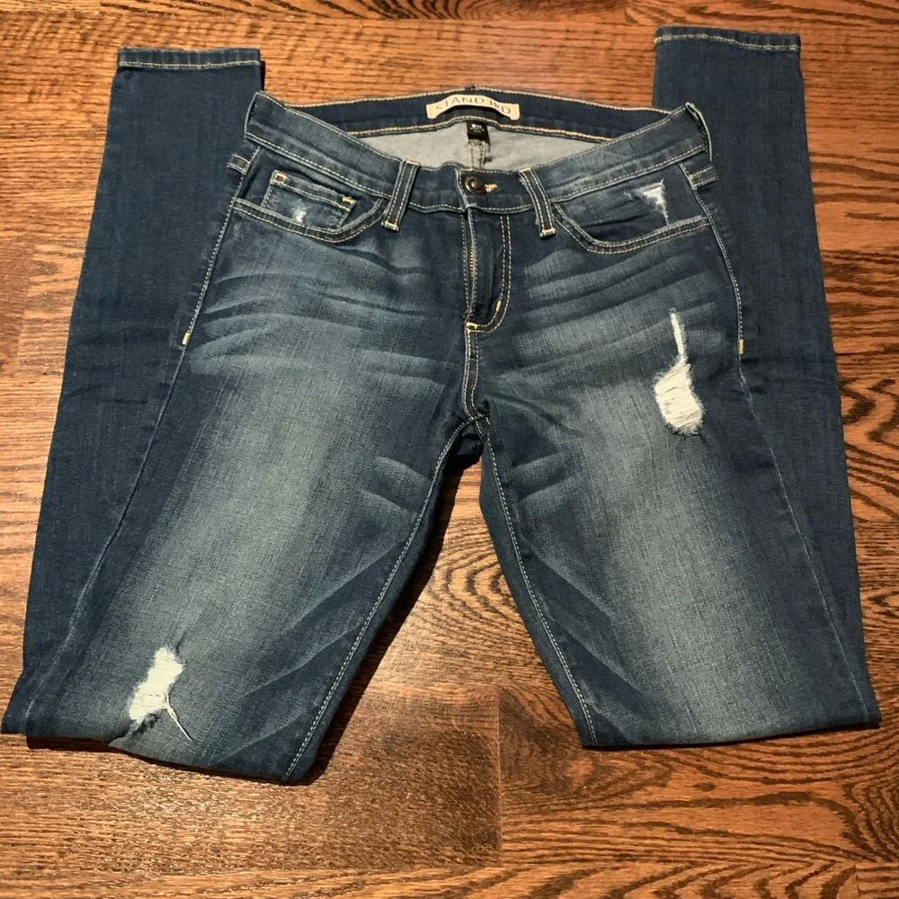 Frayed skinny jeans